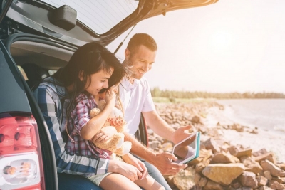 Vor der großen Fahrt in den Urlaub sollte man das Auto gründlich durchchecken lassen - dann steht dem Ferienglück nichts mehr im Weg.